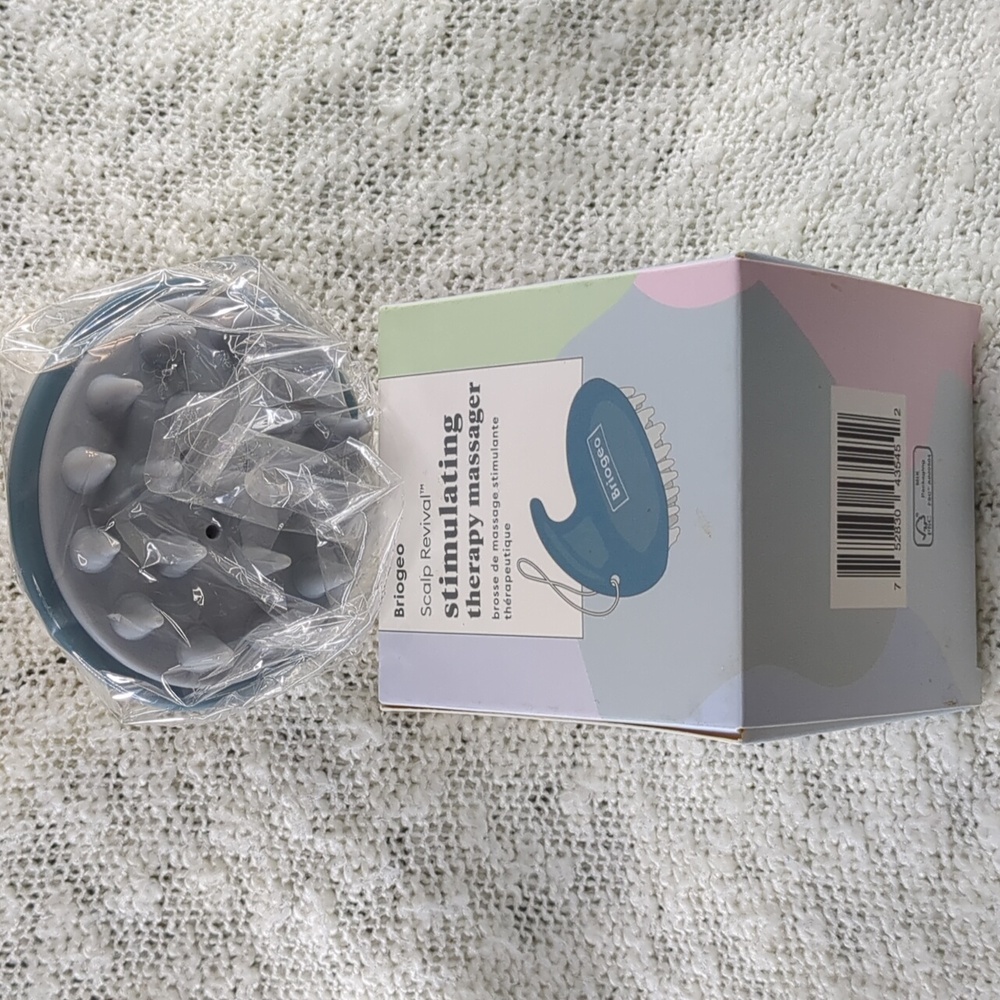 Briogeo Scalp Revival Bundle, 2x 59ml/2.0fl oz & Massager Tool - Picture 10 of 12
